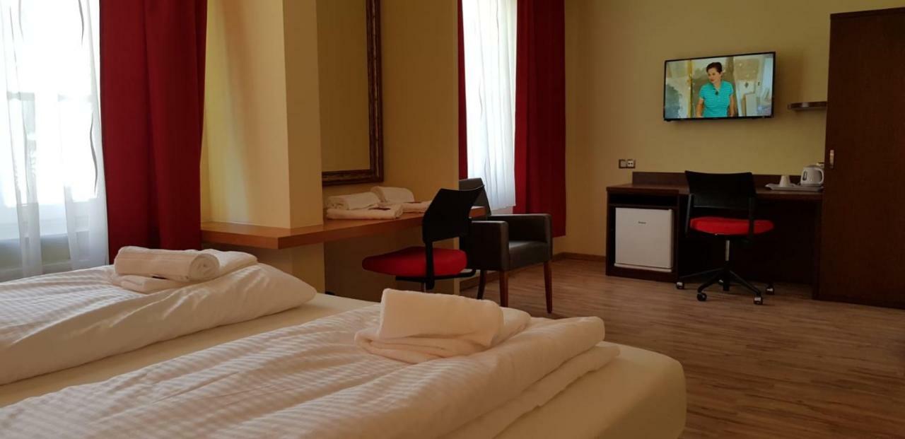 Hotel-Villa Lalee Дрезден Экстерьер фото
