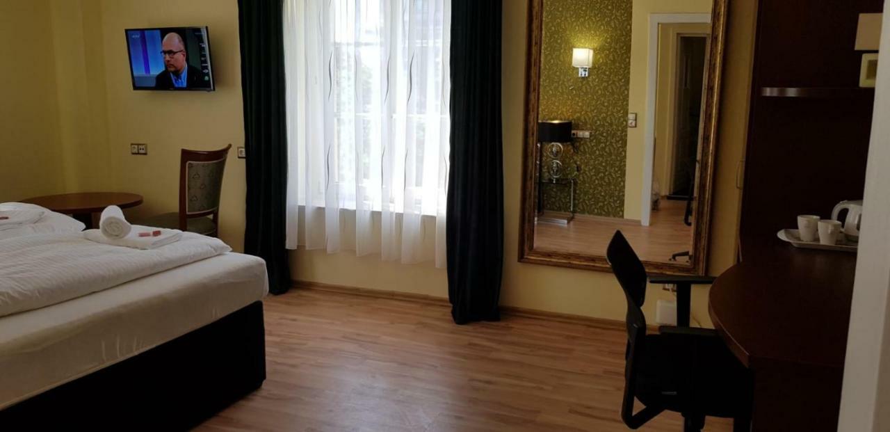 Hotel-Villa Lalee Дрезден Экстерьер фото