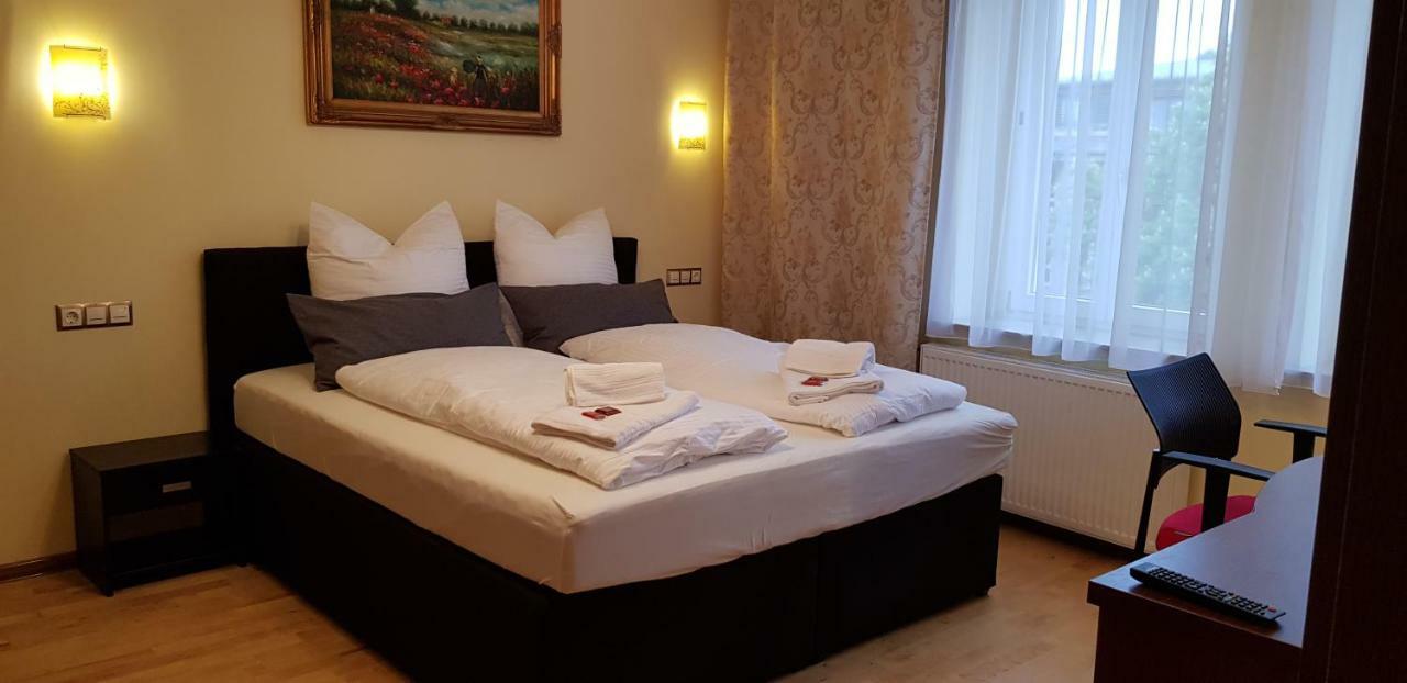 Hotel-Villa Lalee Дрезден Экстерьер фото